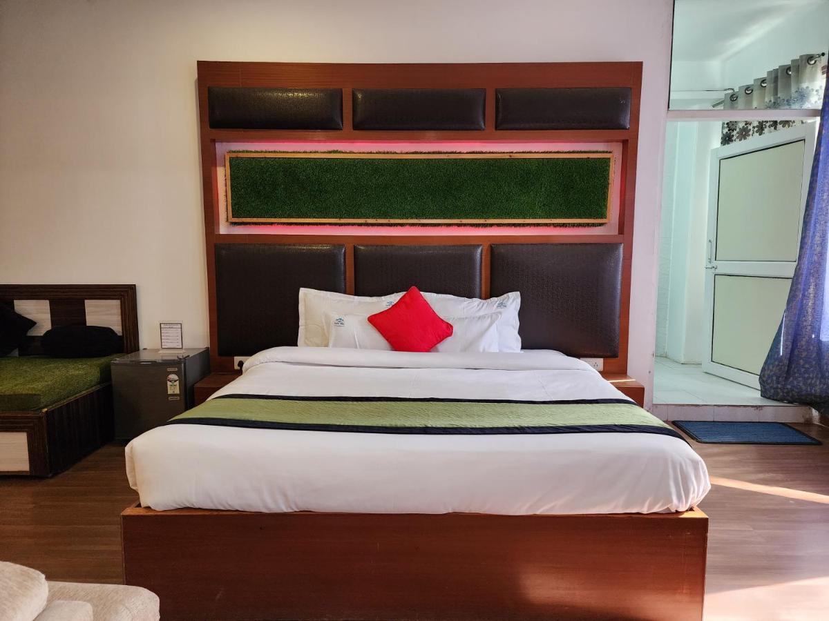 Hotel Bliss Касаули Екстериор снимка