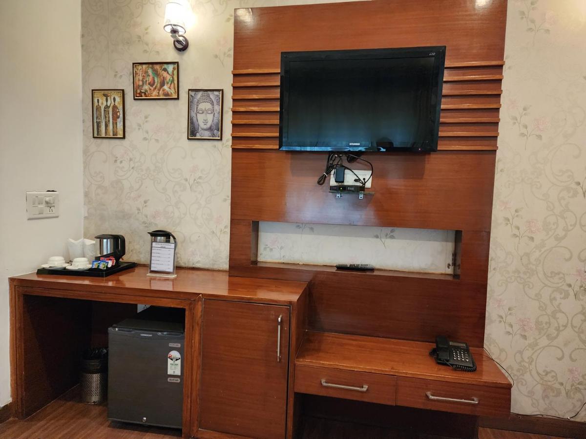 Hotel Bliss Касаули Екстериор снимка