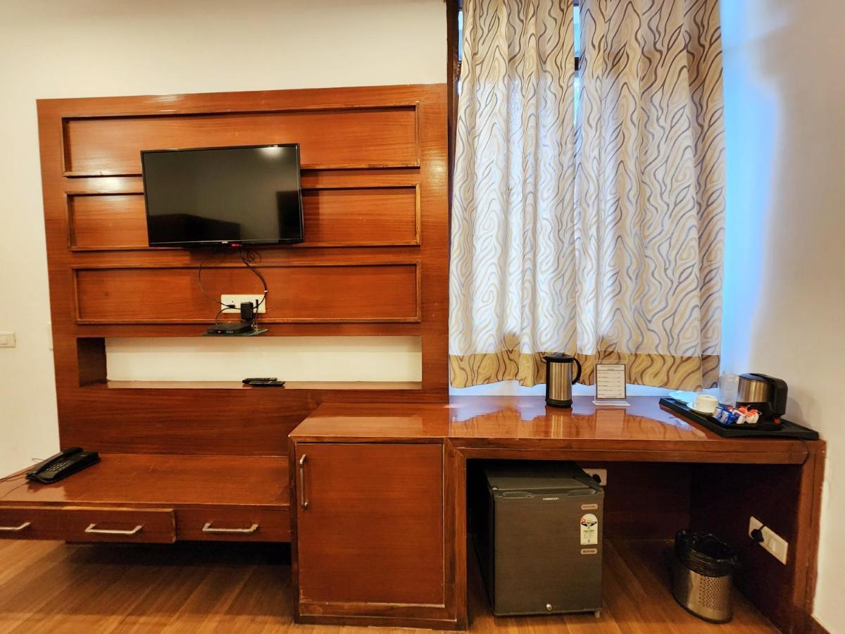 Hotel Bliss Касаули Екстериор снимка