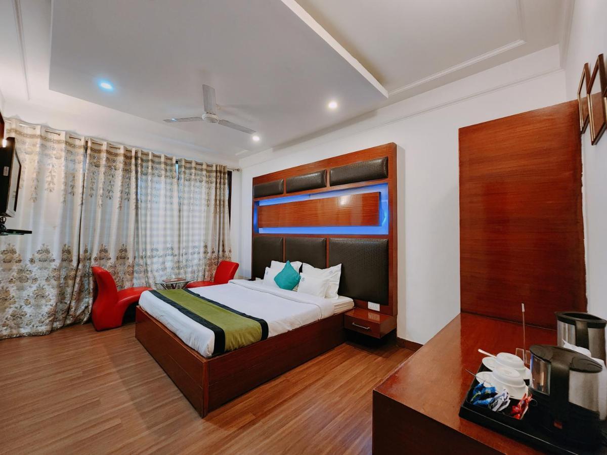 Hotel Bliss Касаули Екстериор снимка