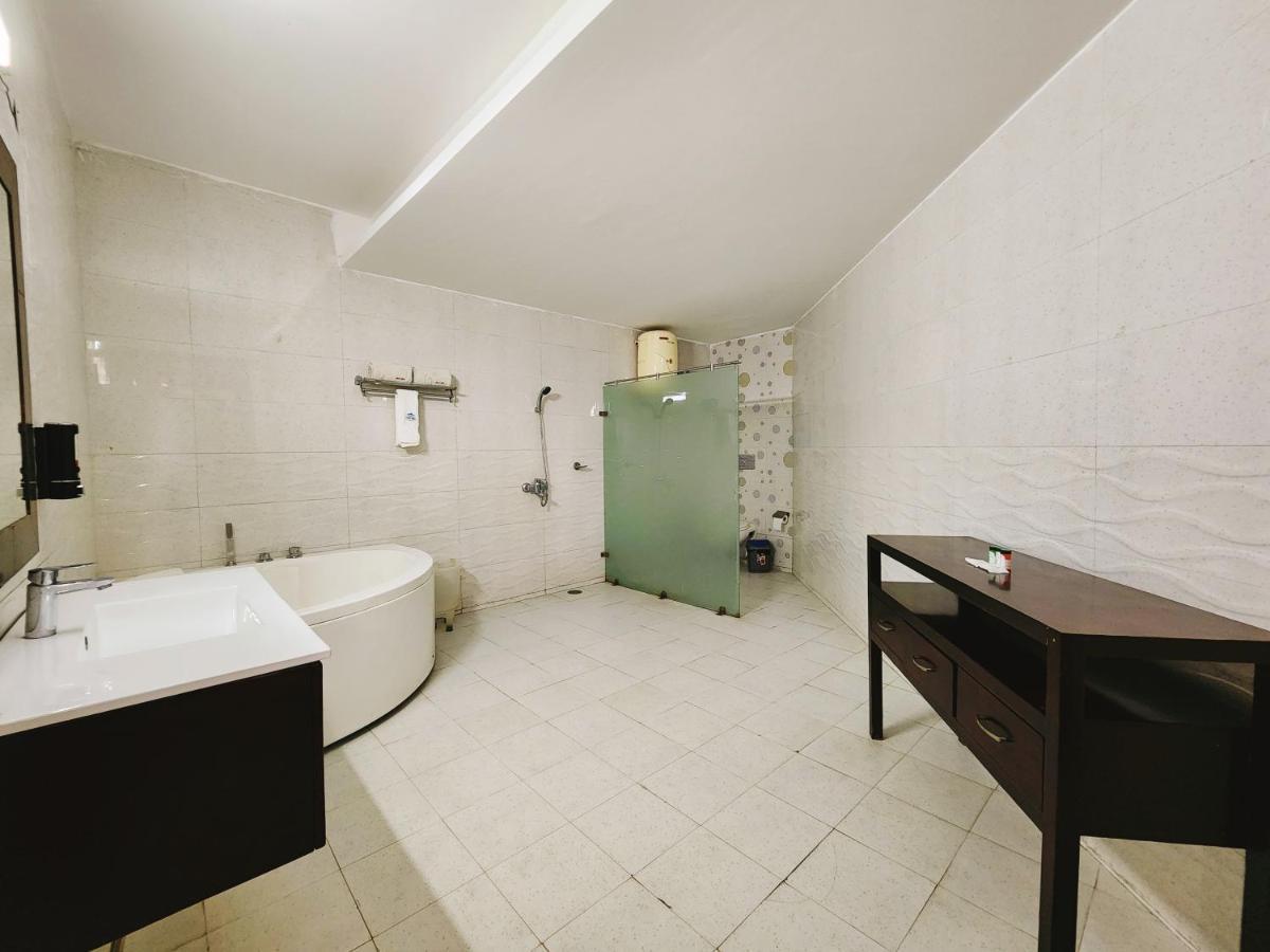 Hotel Bliss Касаули Екстериор снимка