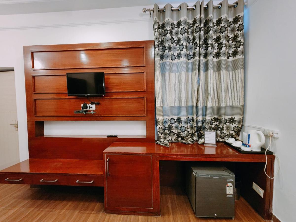Hotel Bliss Касаули Екстериор снимка